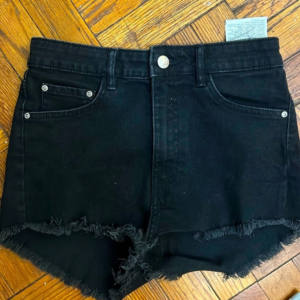 zara black jean shorts size: 4